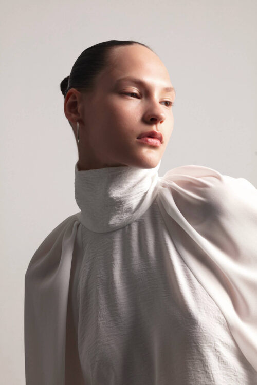 חולצת ברבור לבנה