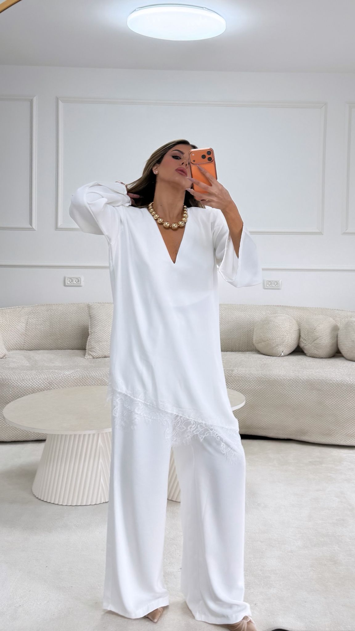 חליפת אורילי לבנה