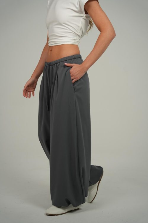 מכנס אדם אפור