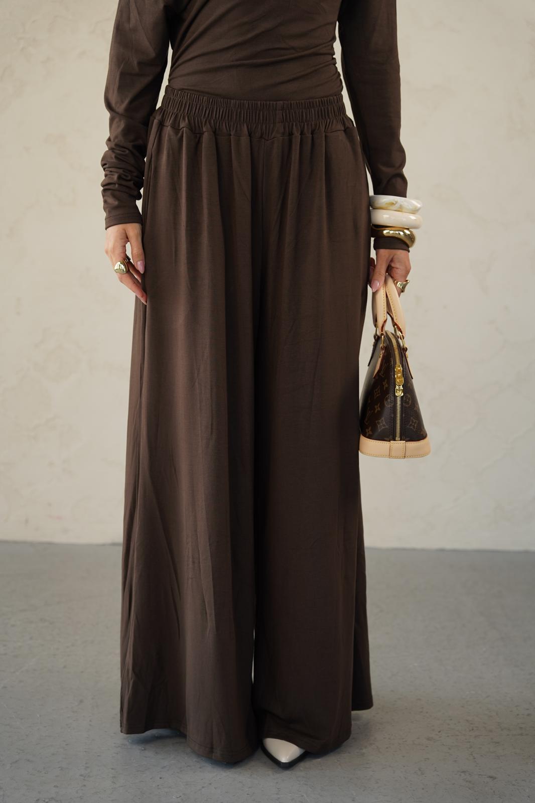 חליפת אייבי חומה – תמונה 2