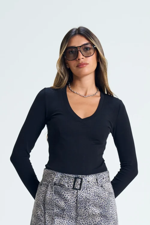 חולצת אורי שחורה