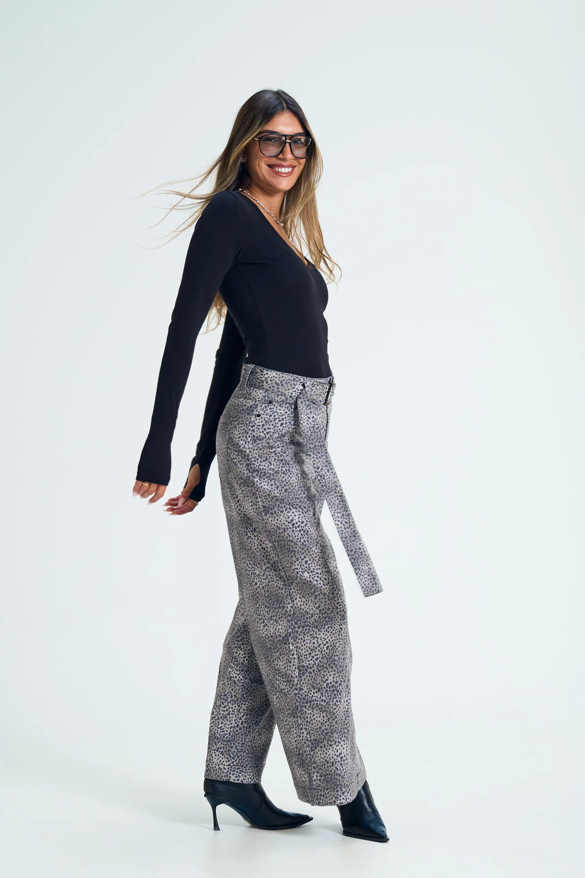 חולצת אורי שחורה – תמונה 2