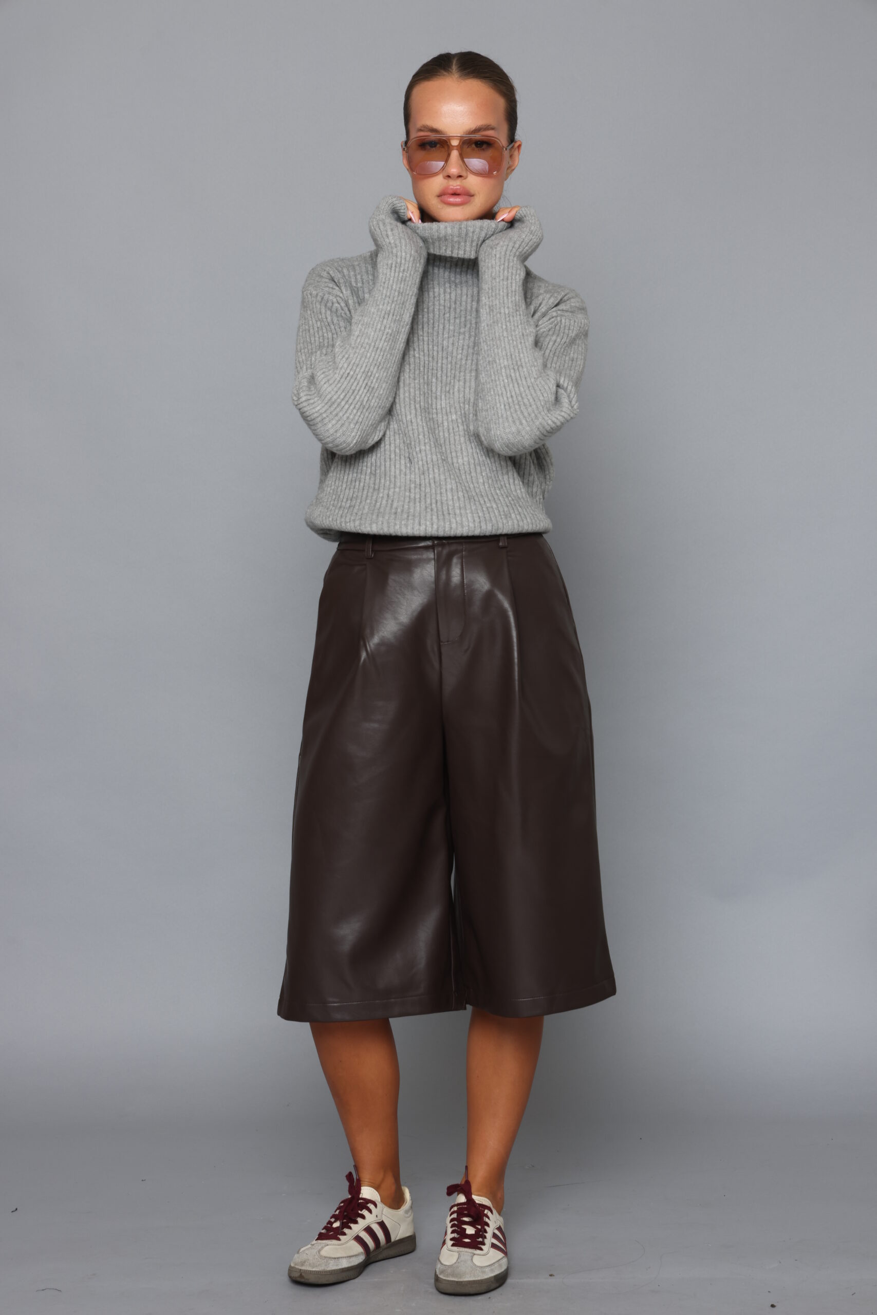 מכנס גולו ברמודה חום – תמונה 4