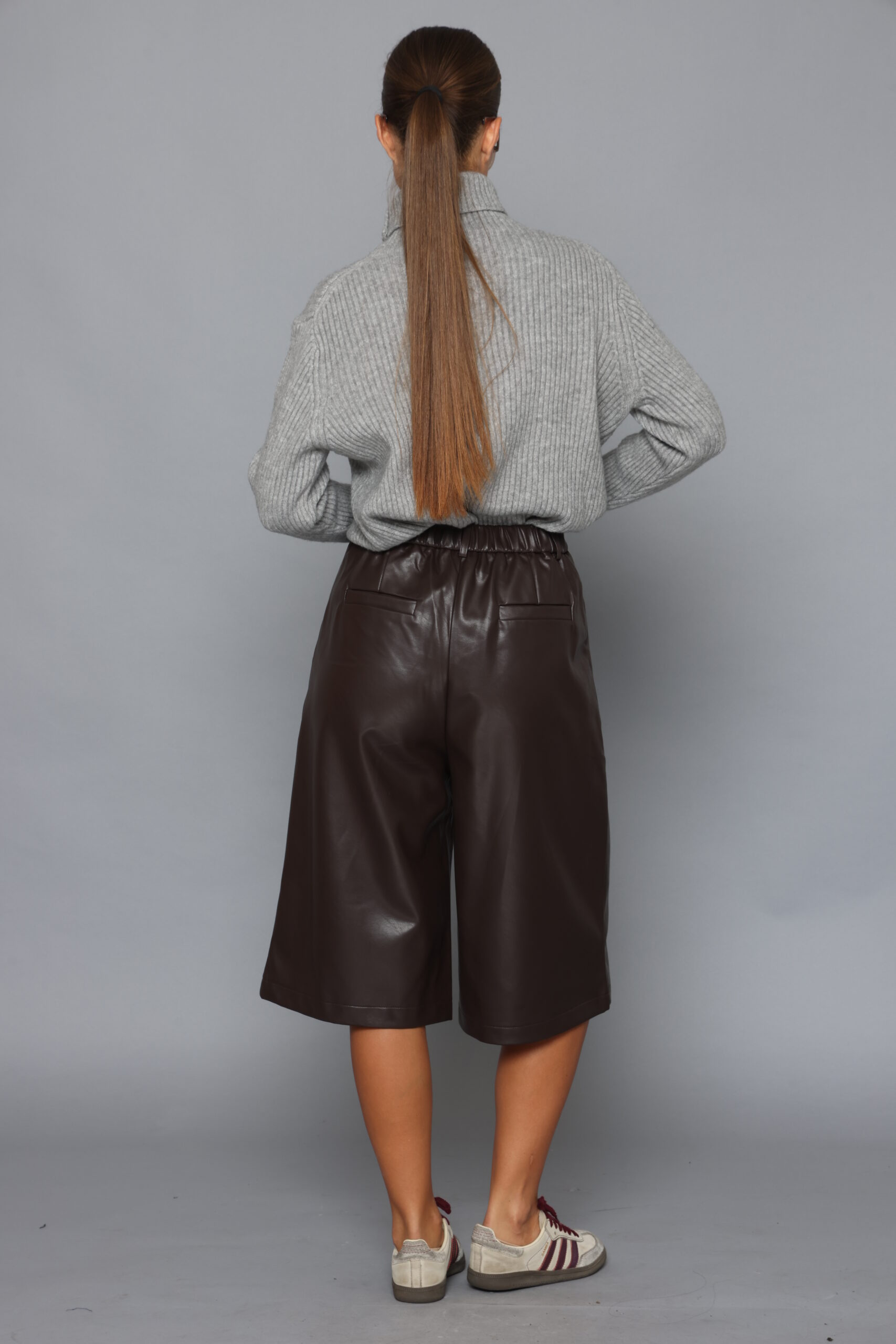 מכנס גולו ברמודה חום – תמונה 2