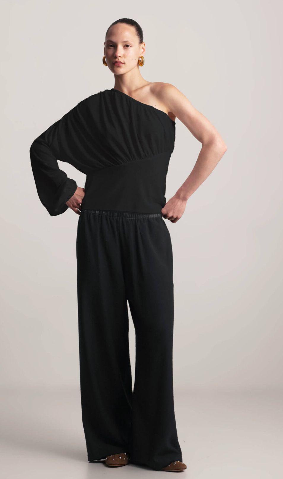 חולצת אוניקס שחורה – תמונה 2