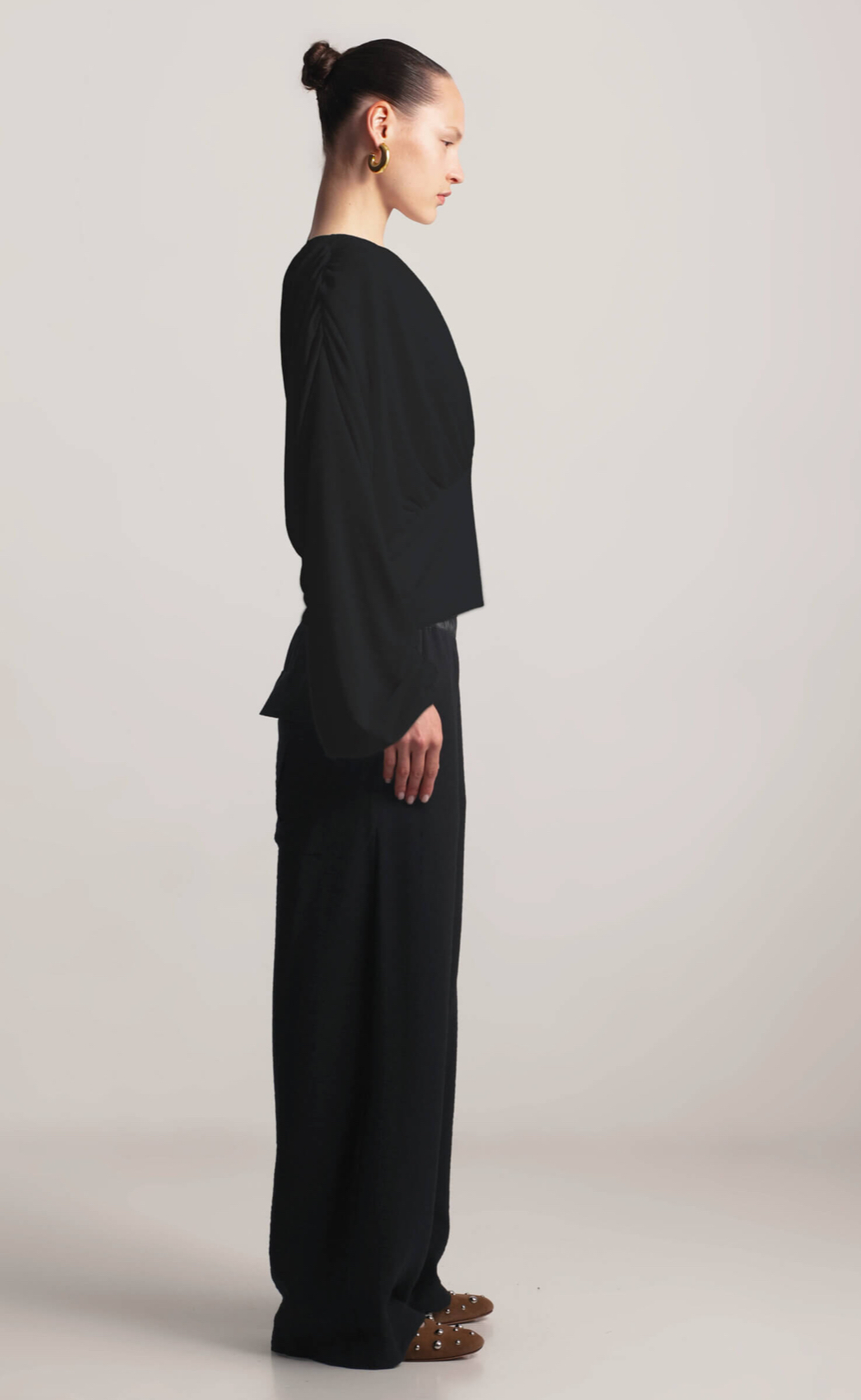 חולצת אוניקס שחורה – תמונה 4