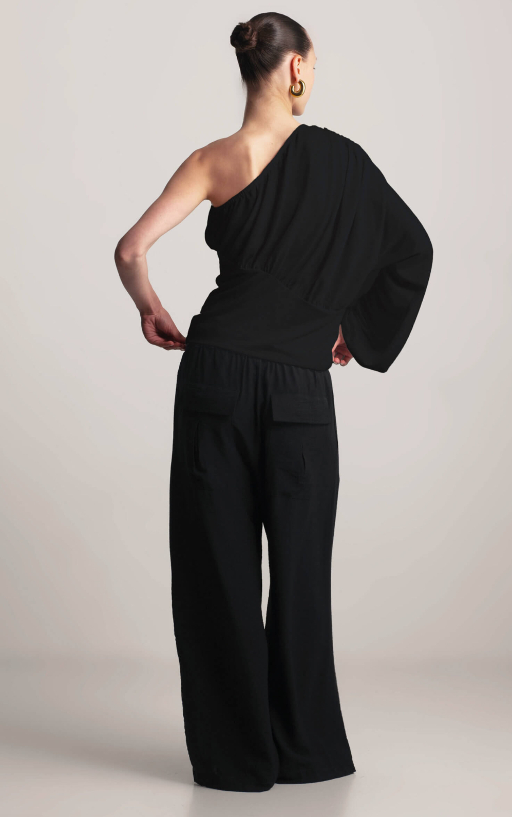 חולצת אוניקס שחורה – תמונה 5