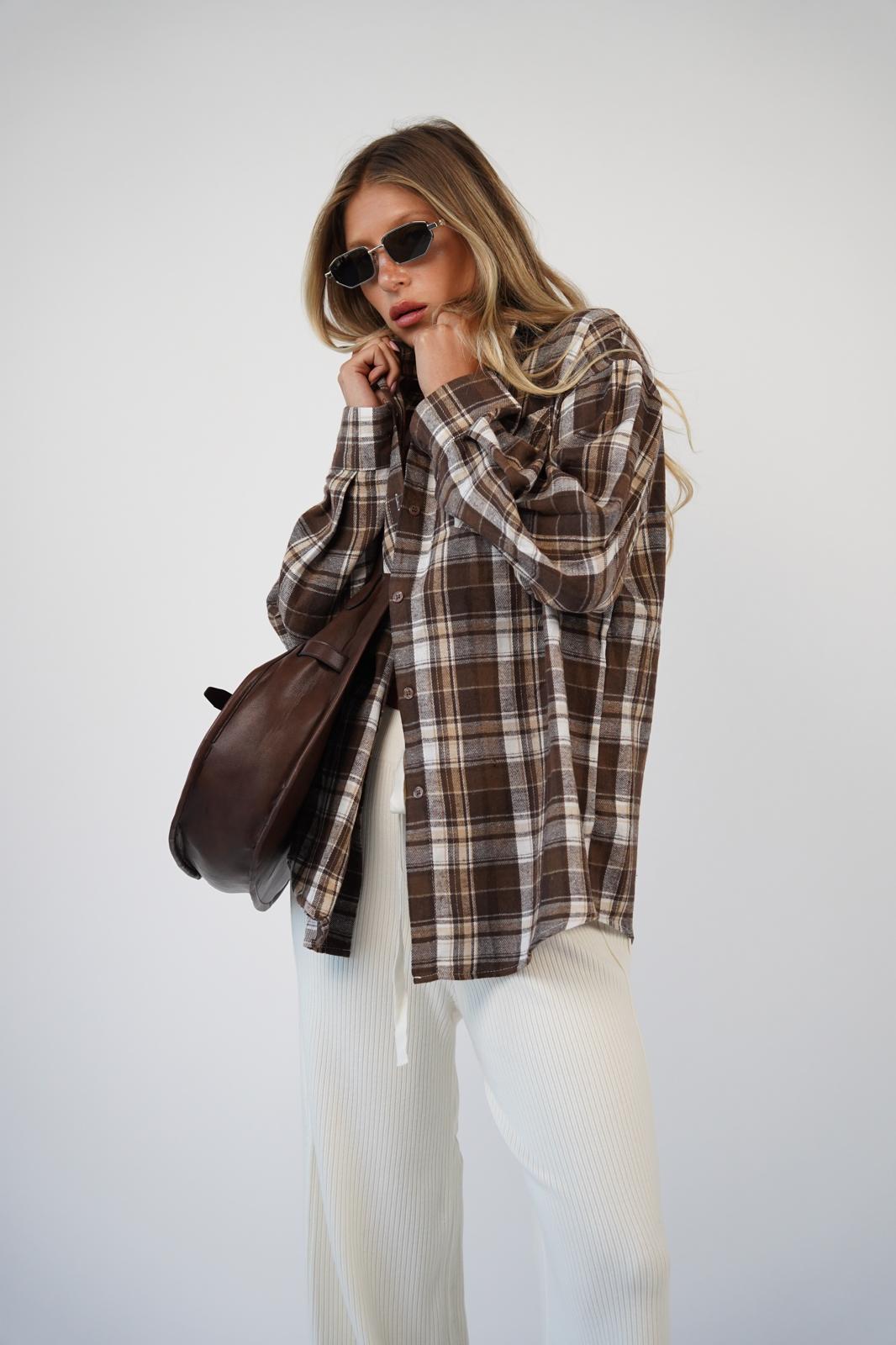 חולצת לוסיה משובץ חום – תמונה 3