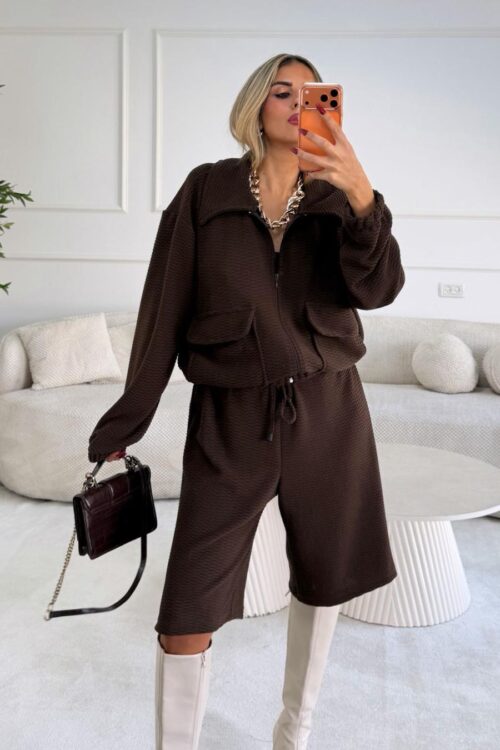 חליפת מונט חומה