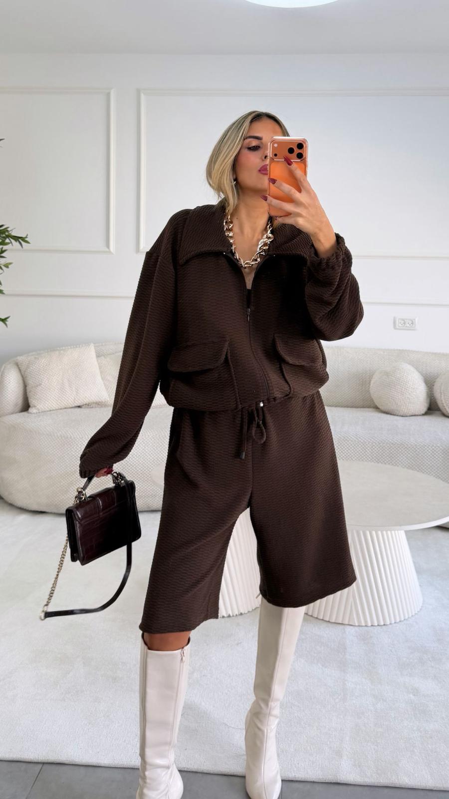 חליפת מונט חומה