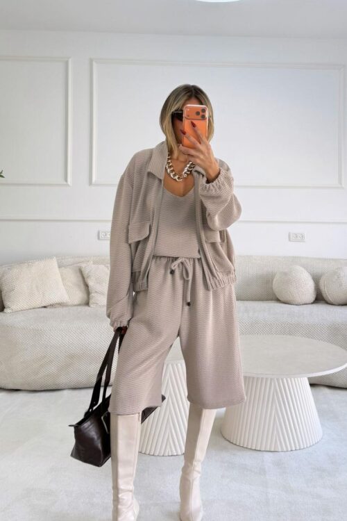 חליפת מונט בז