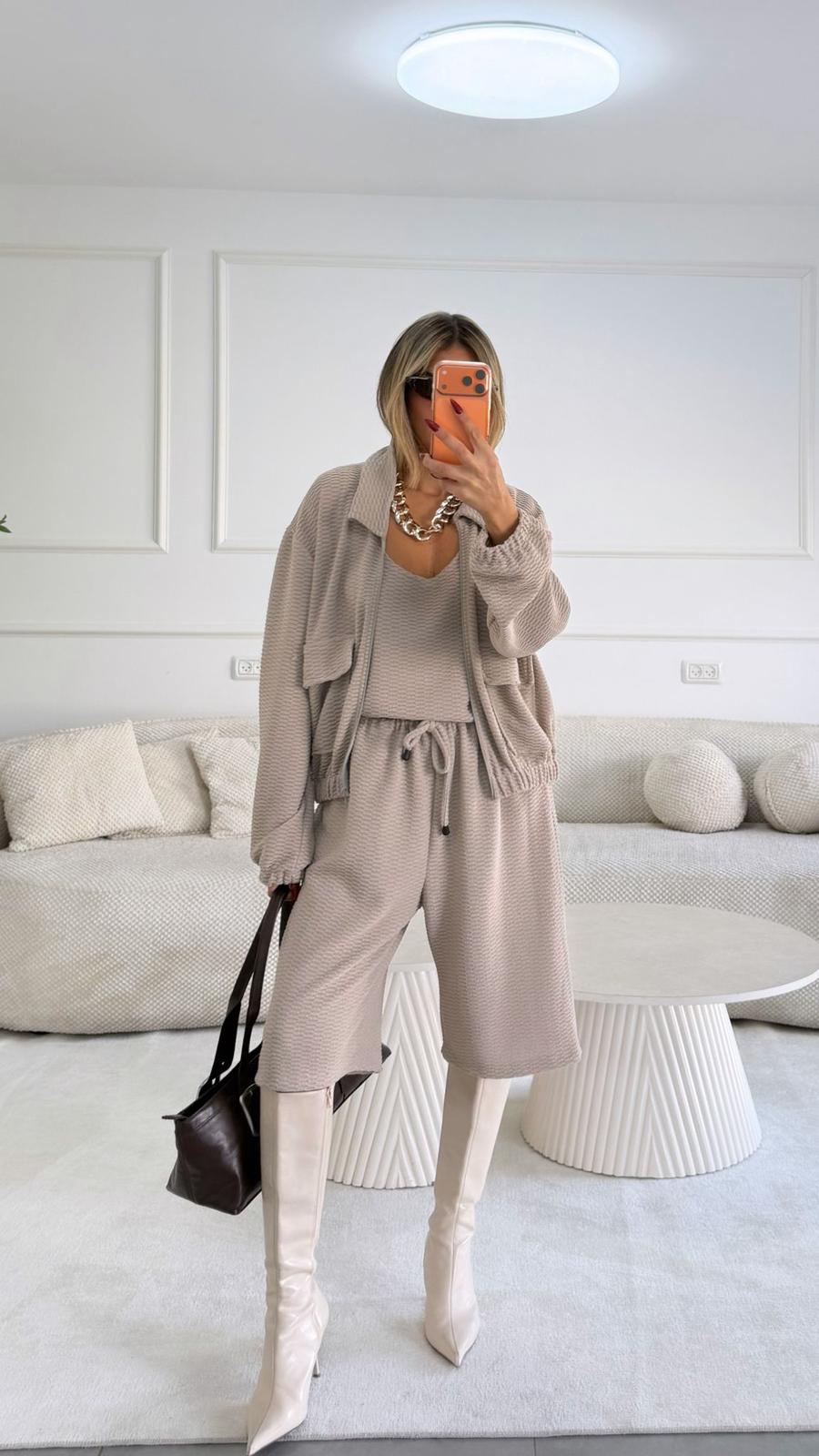 חליפת מונט בז