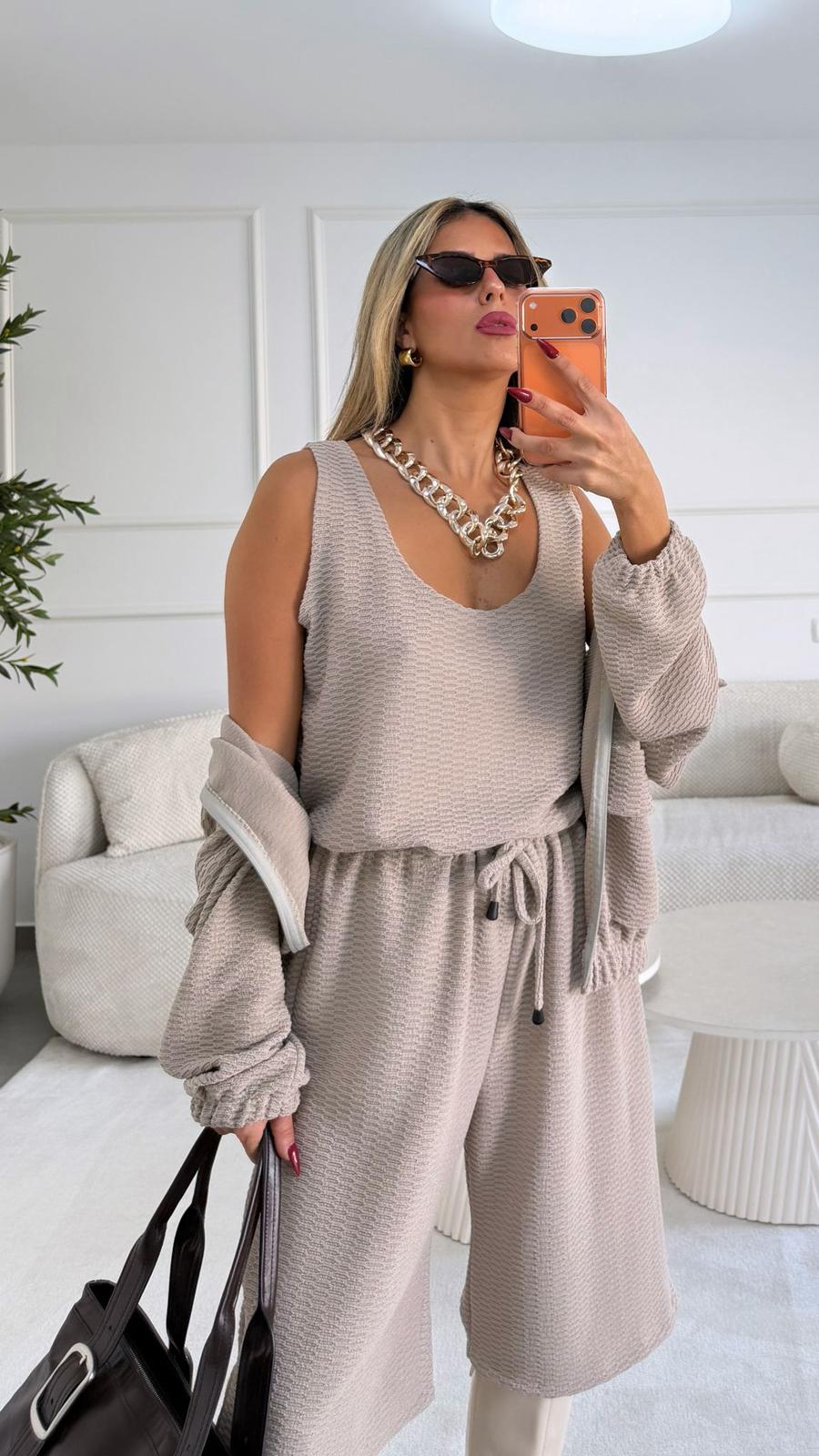 חליפת מונט בז – תמונה 2