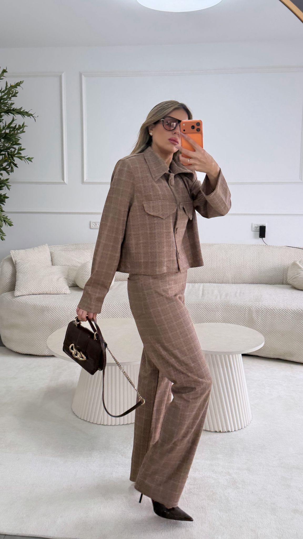 חליפת קולי משובץ חום – תמונה 3