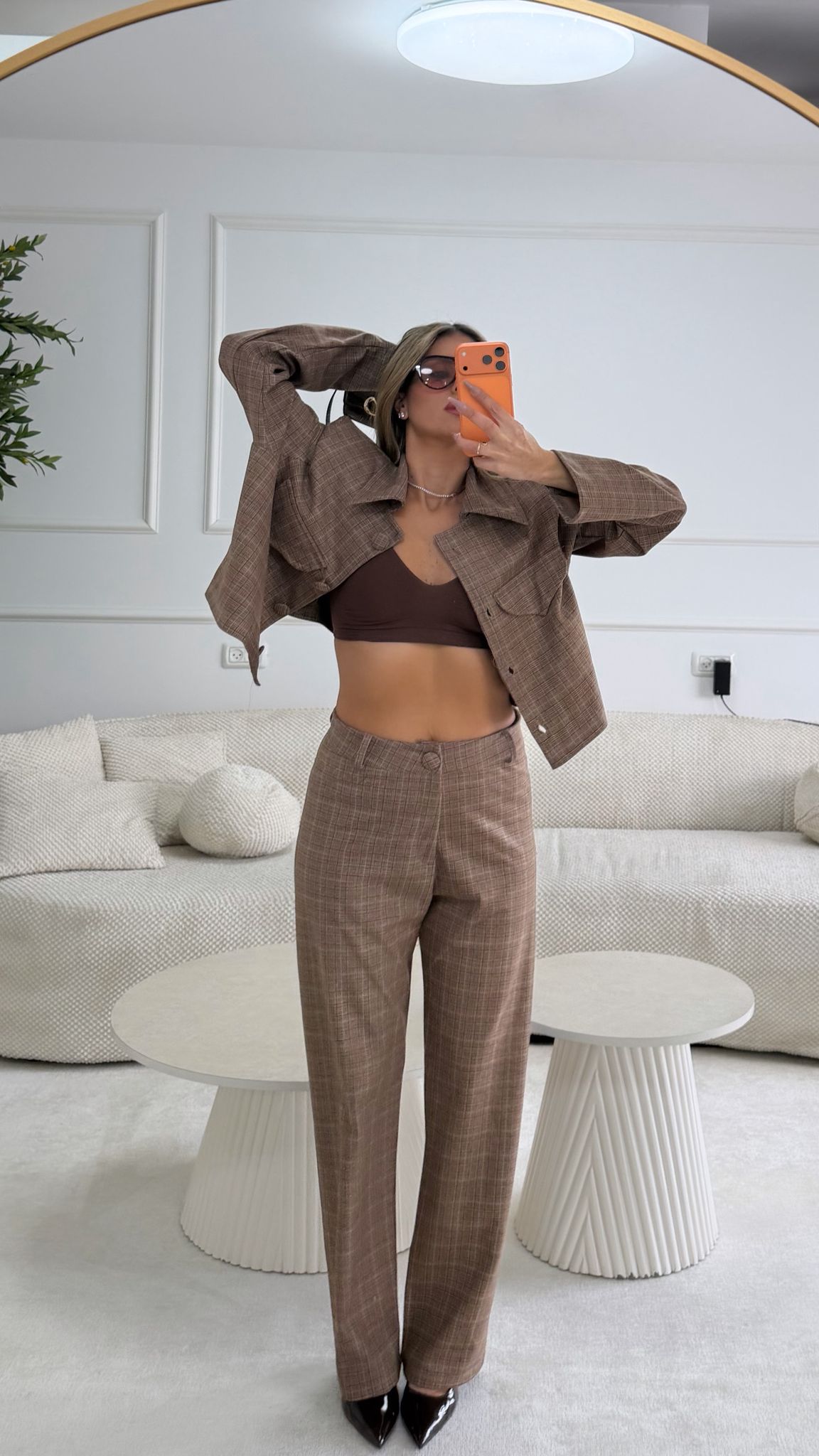 חליפת קולי משובץ חום – תמונה 4