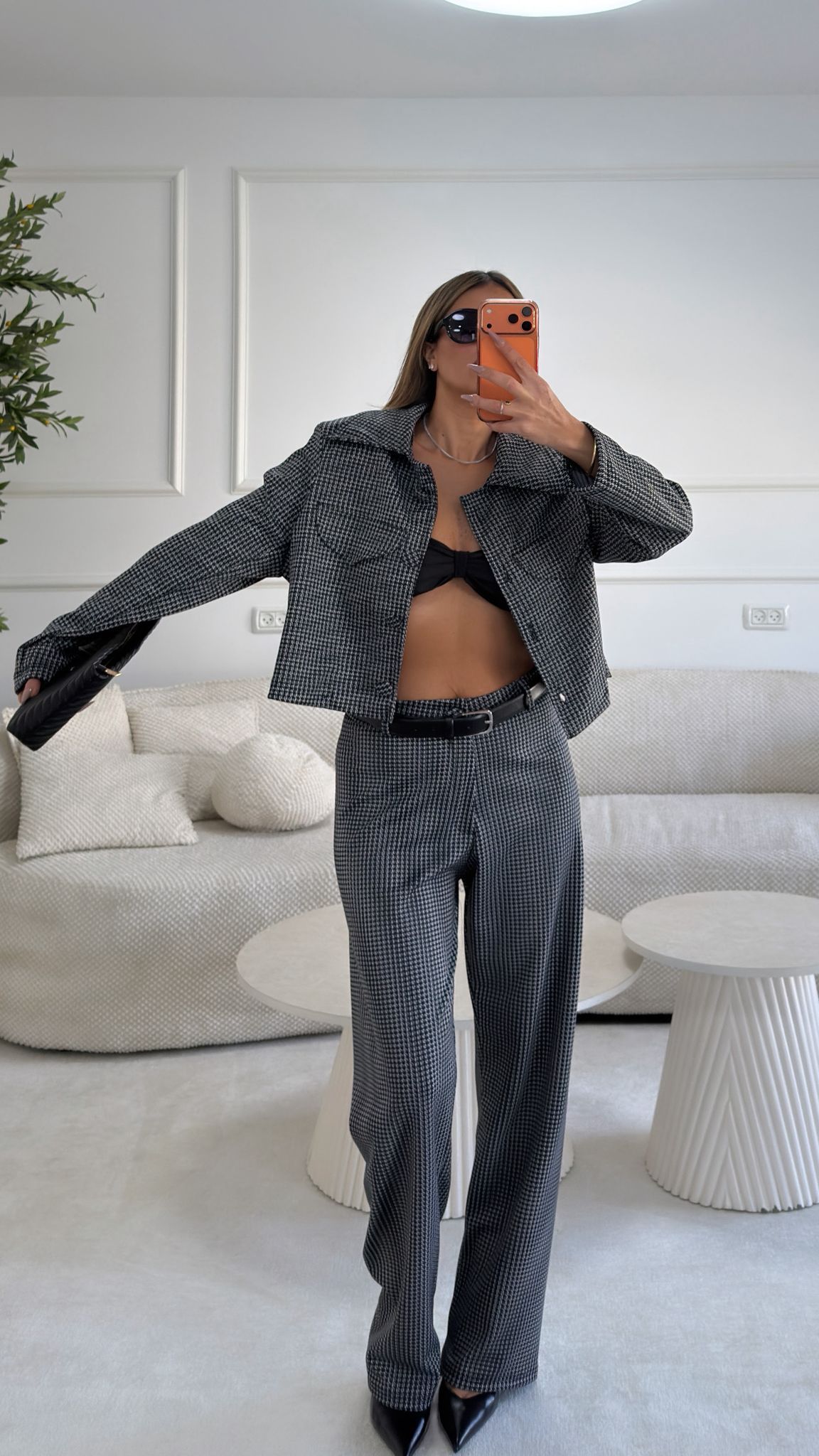 חליפת קולי פפיטה שחור לבן – תמונה 2