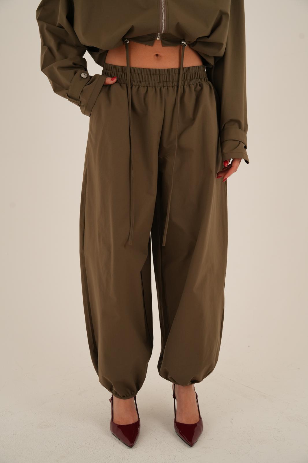 חליפת גסיקה זית – תמונה 3