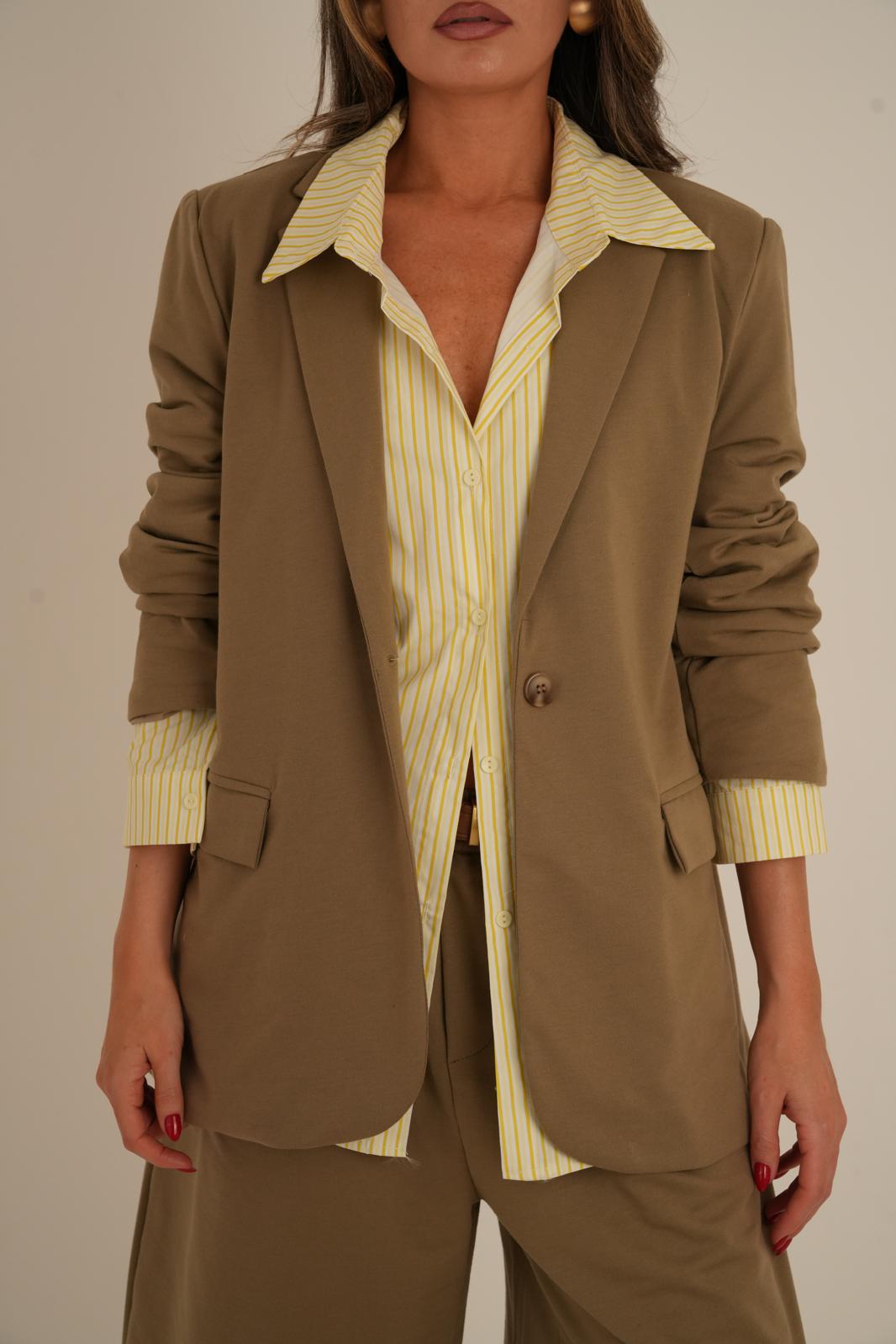 חליפת לואי חומה – תמונה 7