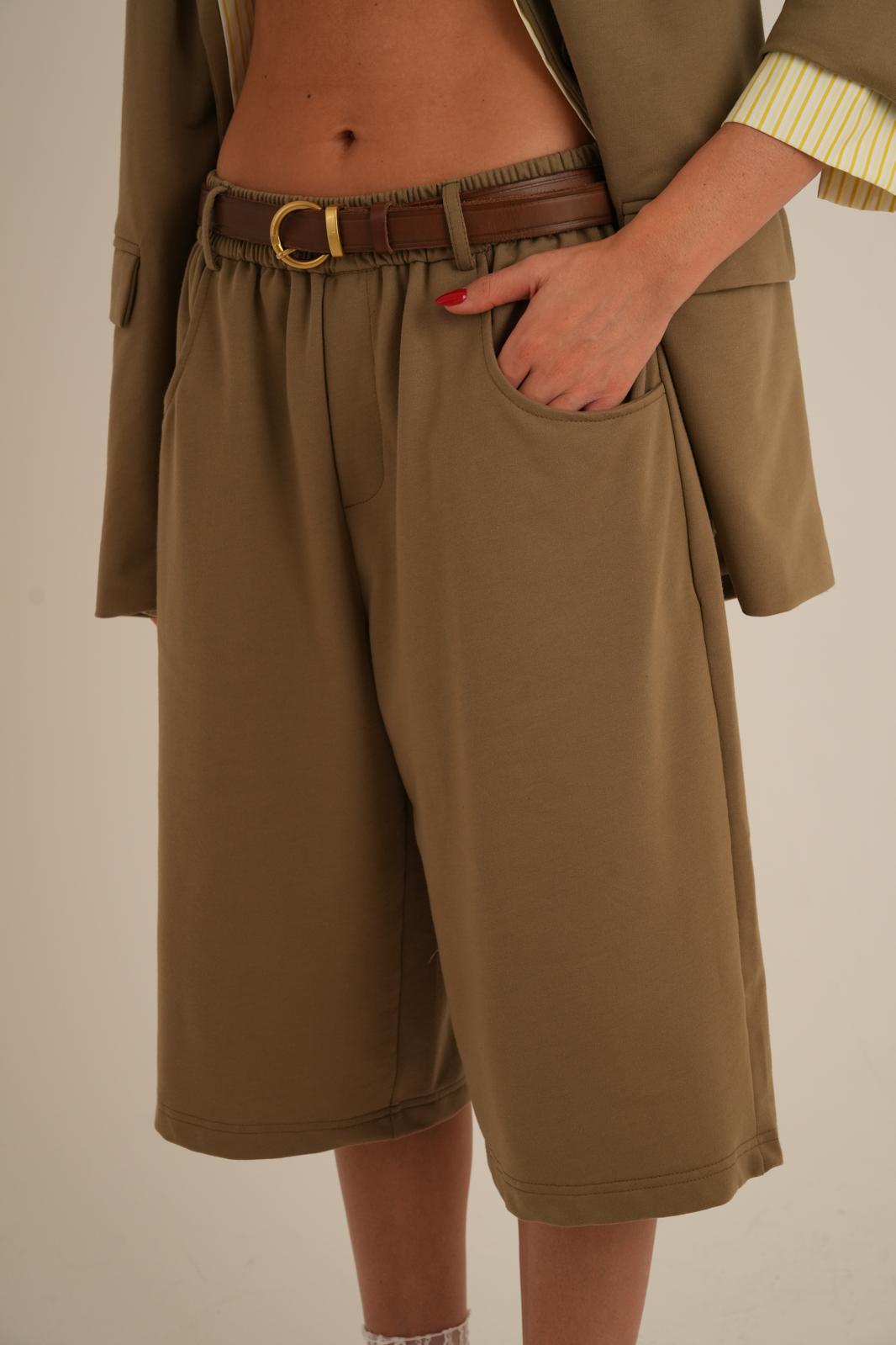 חליפת לואי חומה – תמונה 6