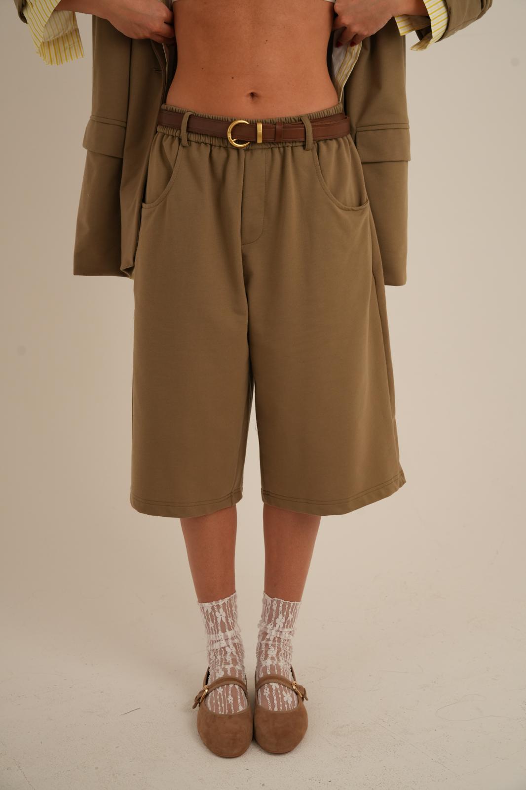 חליפת לואי חומה – תמונה 3