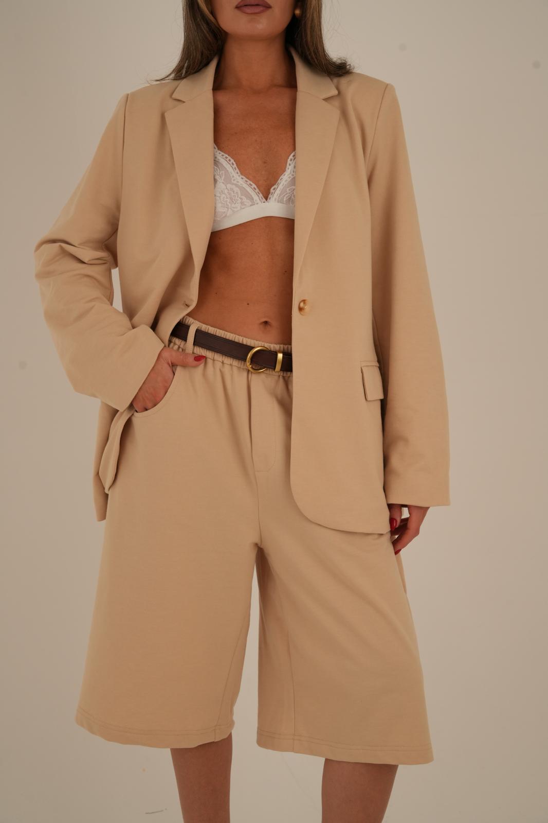 חליפת לואי בז