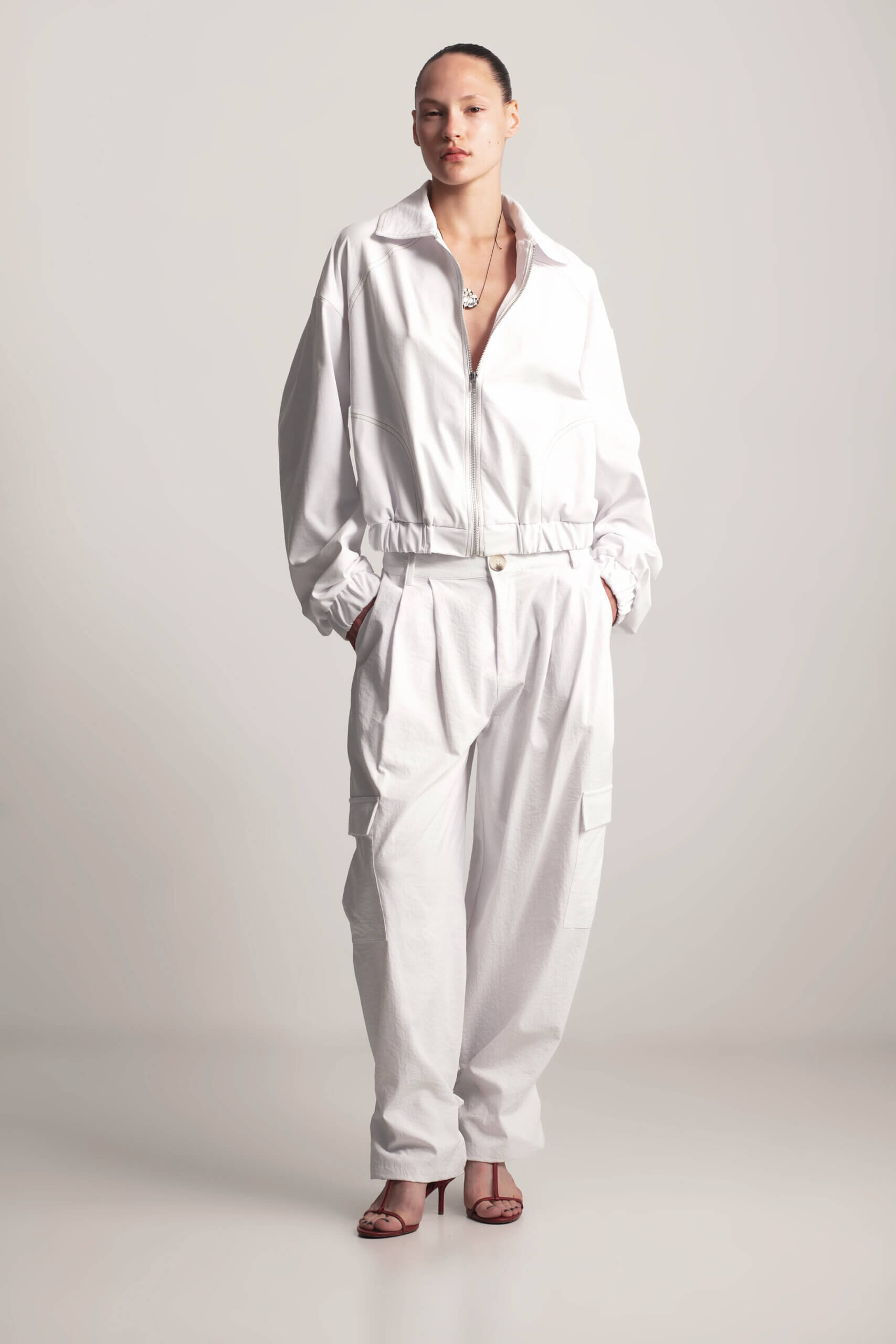 גקט עננים לבן – תמונה 2