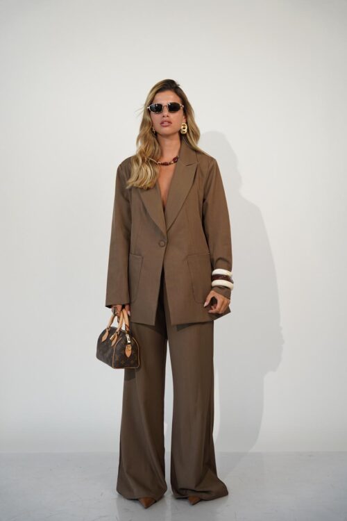 חליפת מוניק חומה