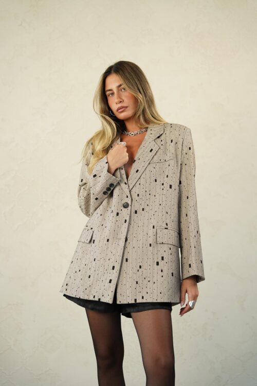 גקט קלואה בז