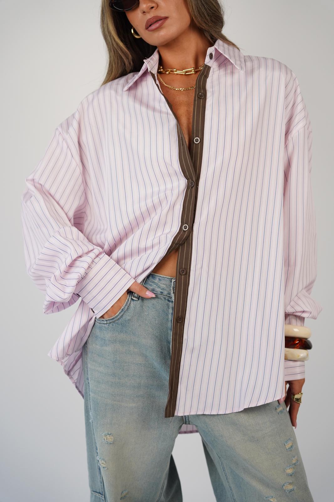 חולצת בלו פסים ורוד