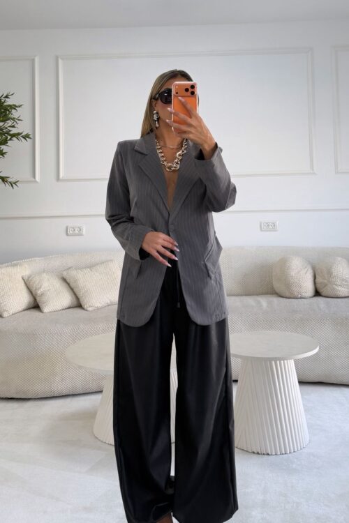 מכנס הולי דמוי עור שחור