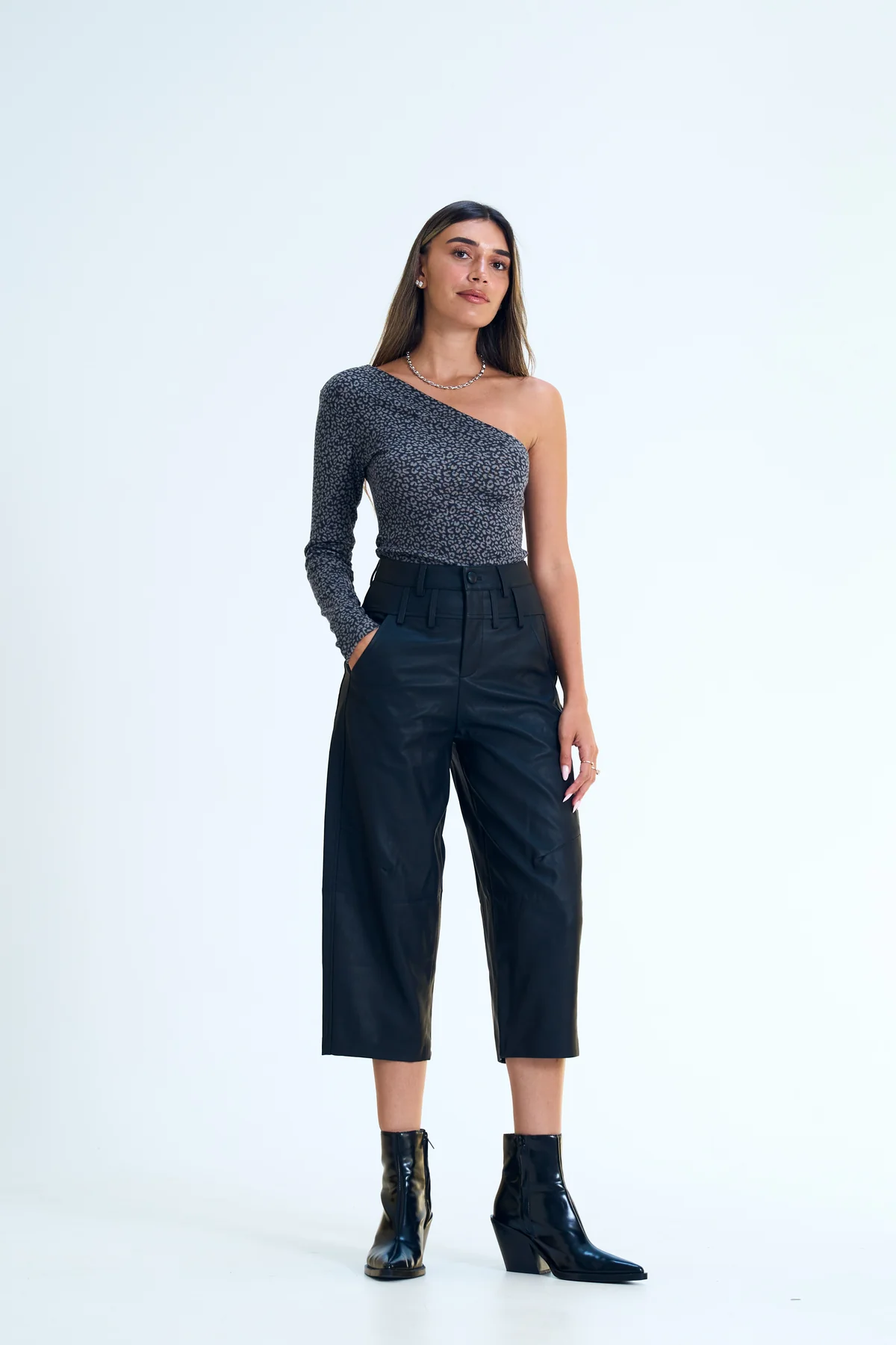 חולצת זיו מנומר אפור – תמונה 4