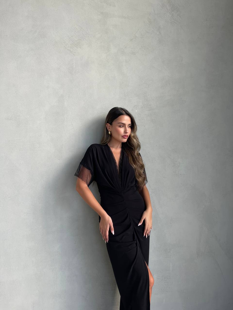 שמלת מוניקה שחורה – תמונה 6