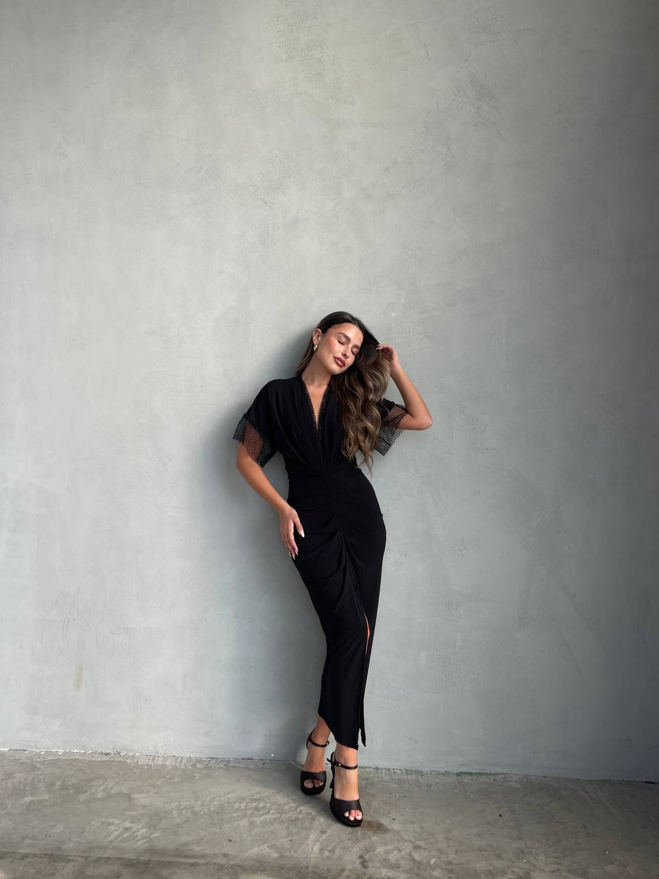 שמלת מוניקה שחורה – תמונה 5