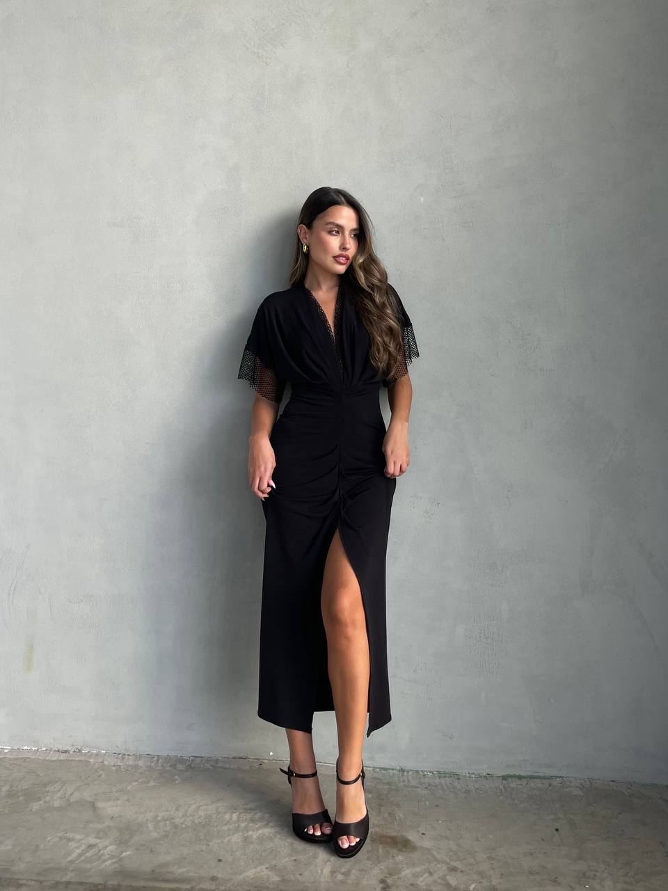 שמלת מוניקה שחורה – תמונה 2