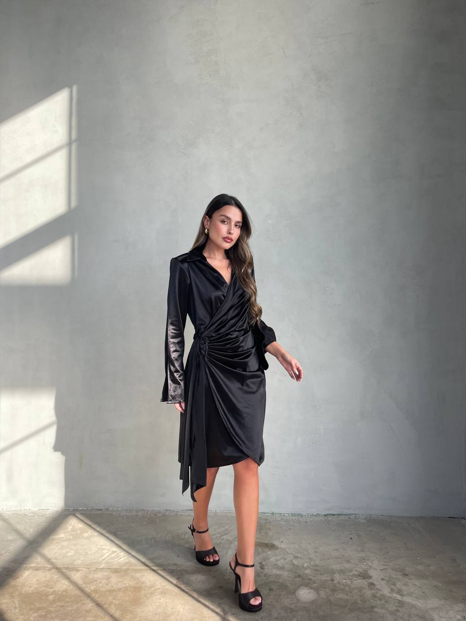 שמלת בריטין שחורה – תמונה 7