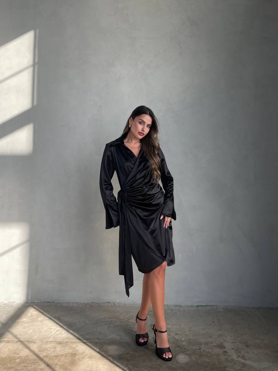 שמלת בריטין שחורה – תמונה 3