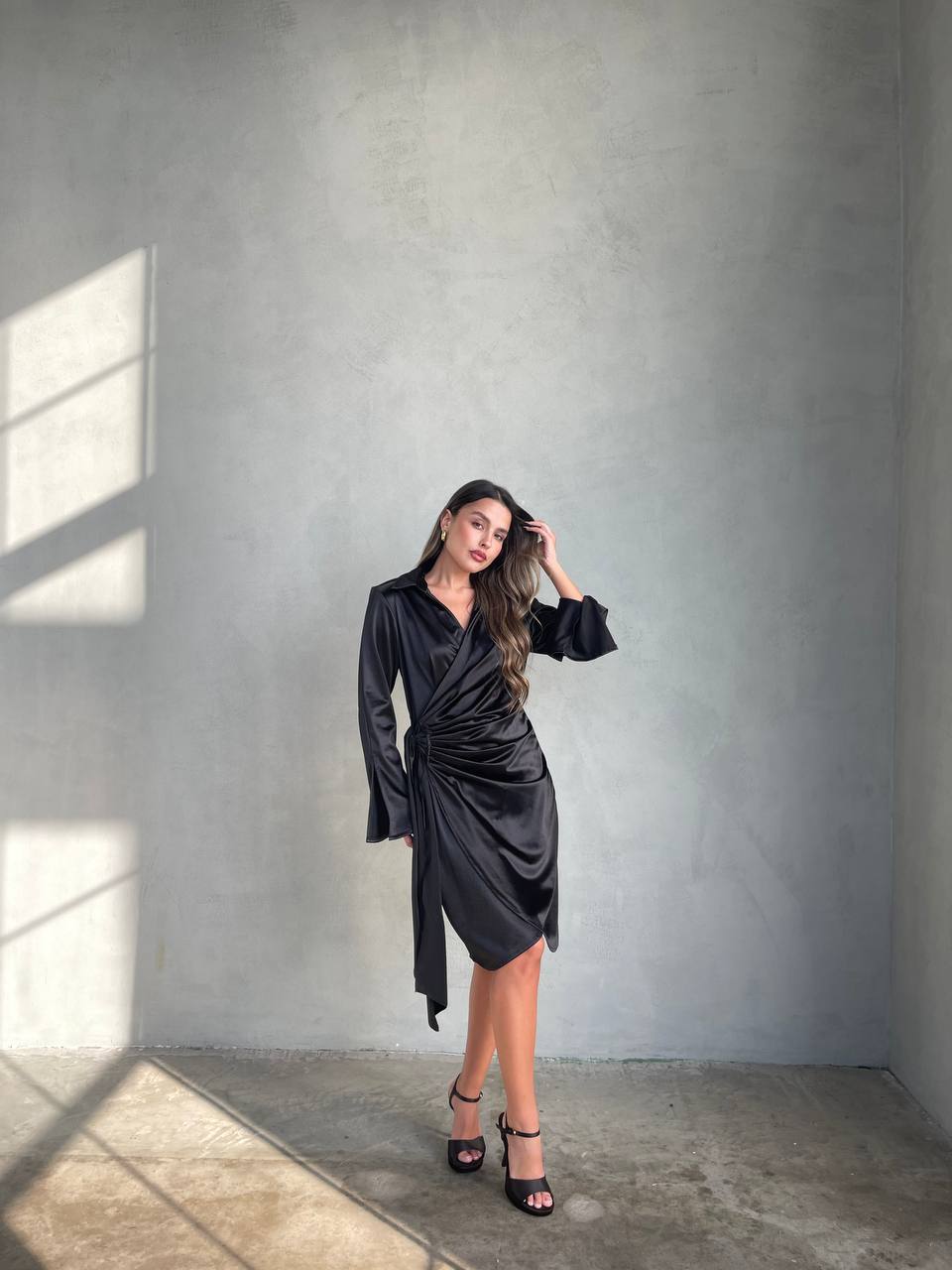 שמלת בריטין שחורה – תמונה 6