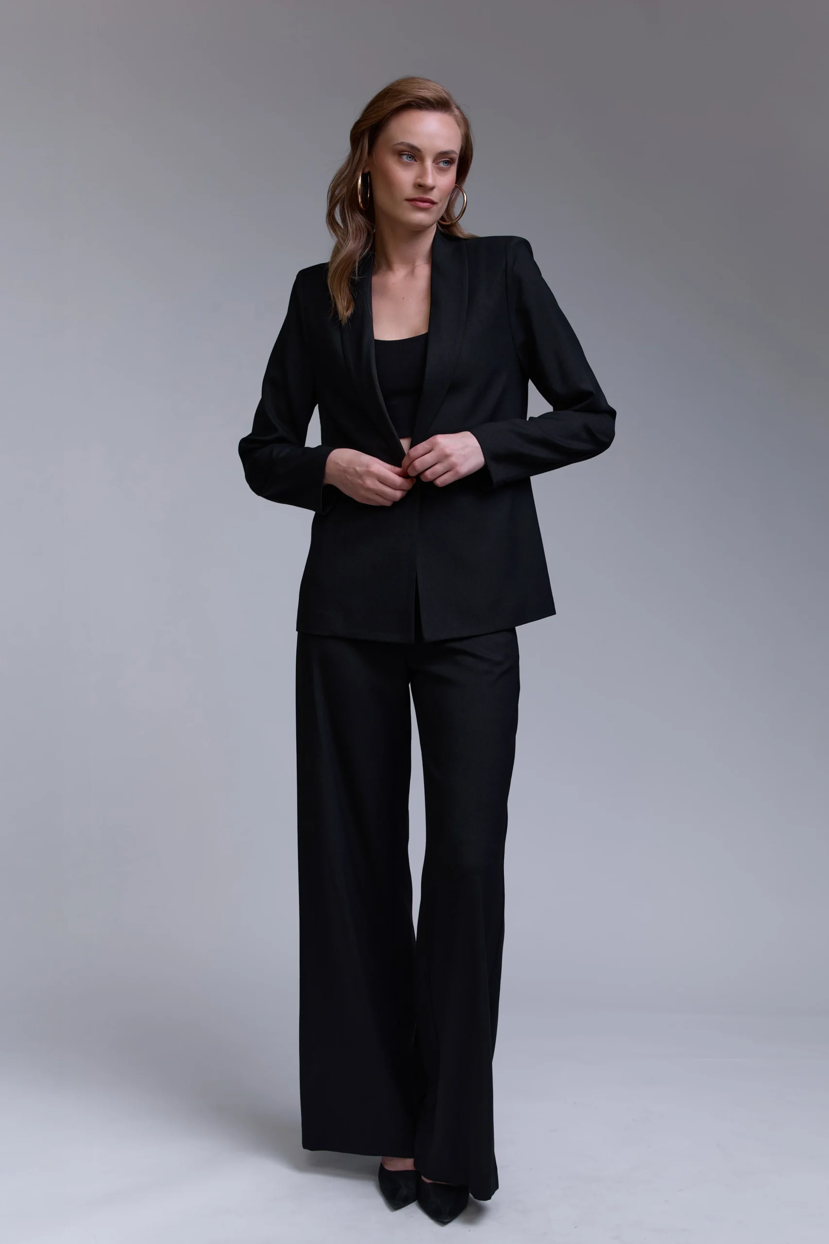 חליפת לקוסט שחורה – תמונה 5