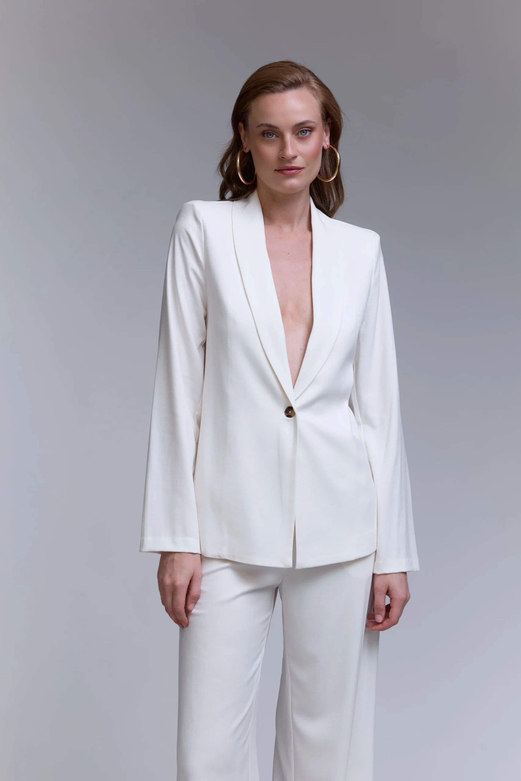 חליפת לקוסט שמנת