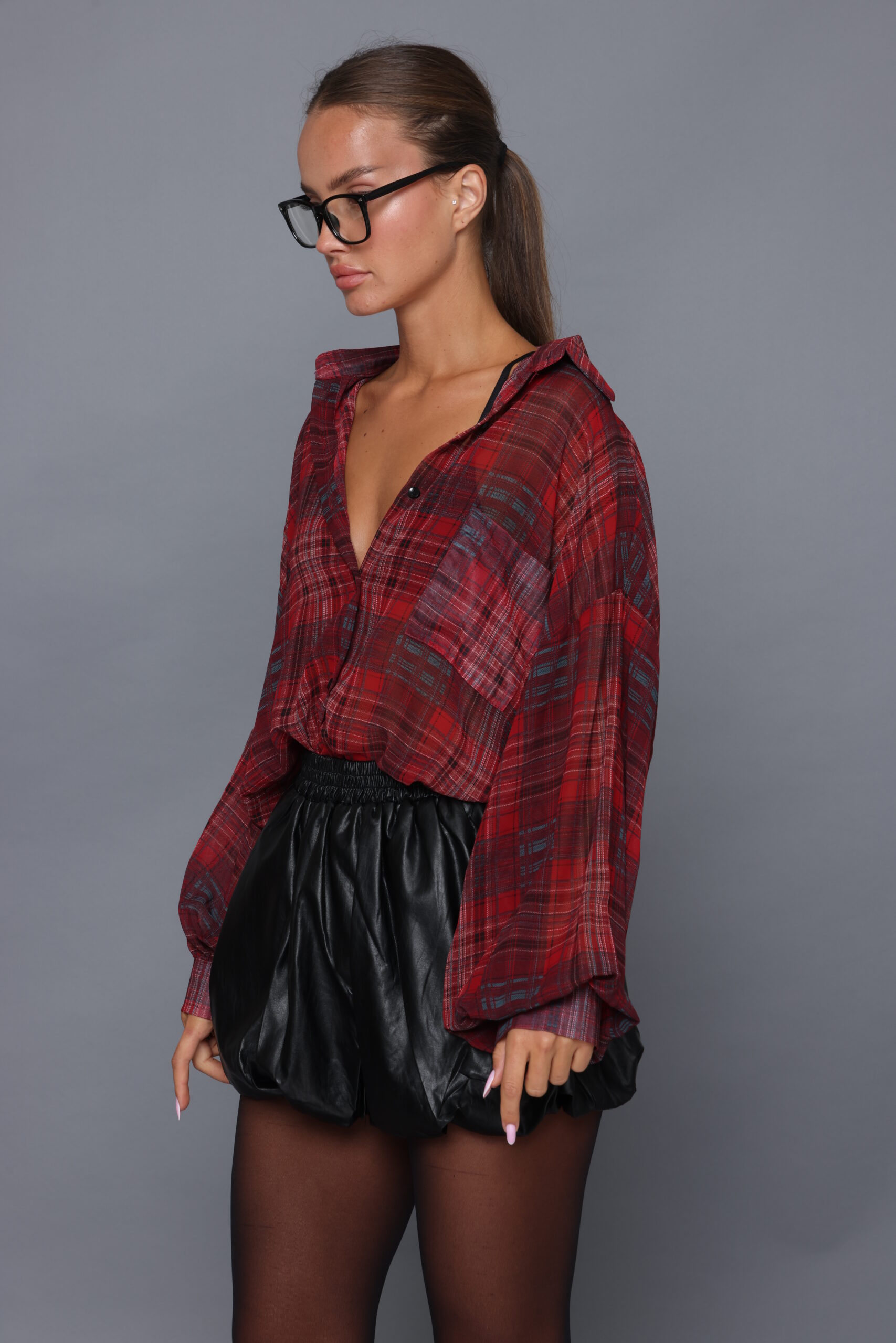 חצאית בלון דמוי עור שחור – תמונה 2