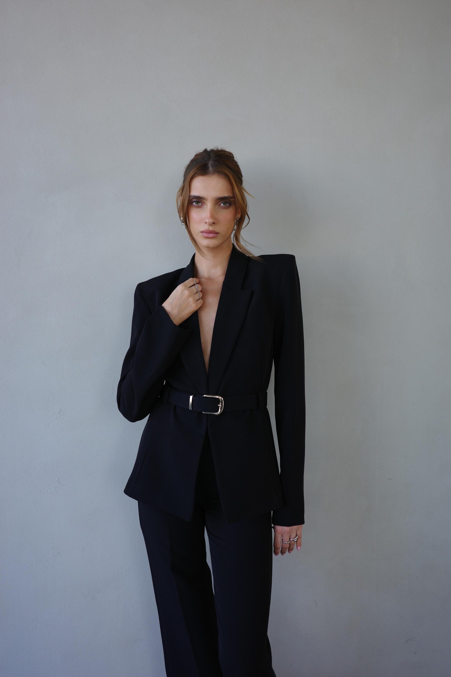 חליפת איילן שחורה – תמונה 2