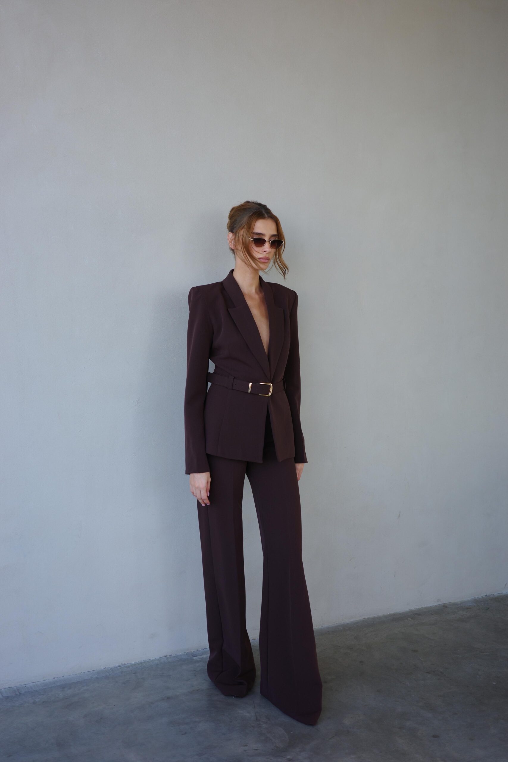 חליפת איילן חומה – תמונה 2