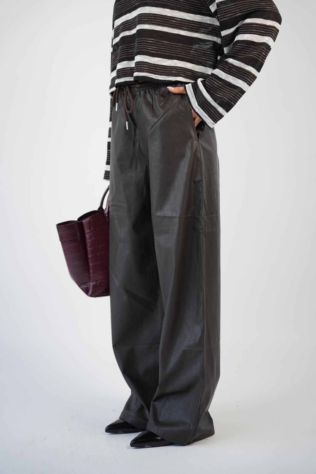 מכנס שיין דמוי עור חום – תמונה 2