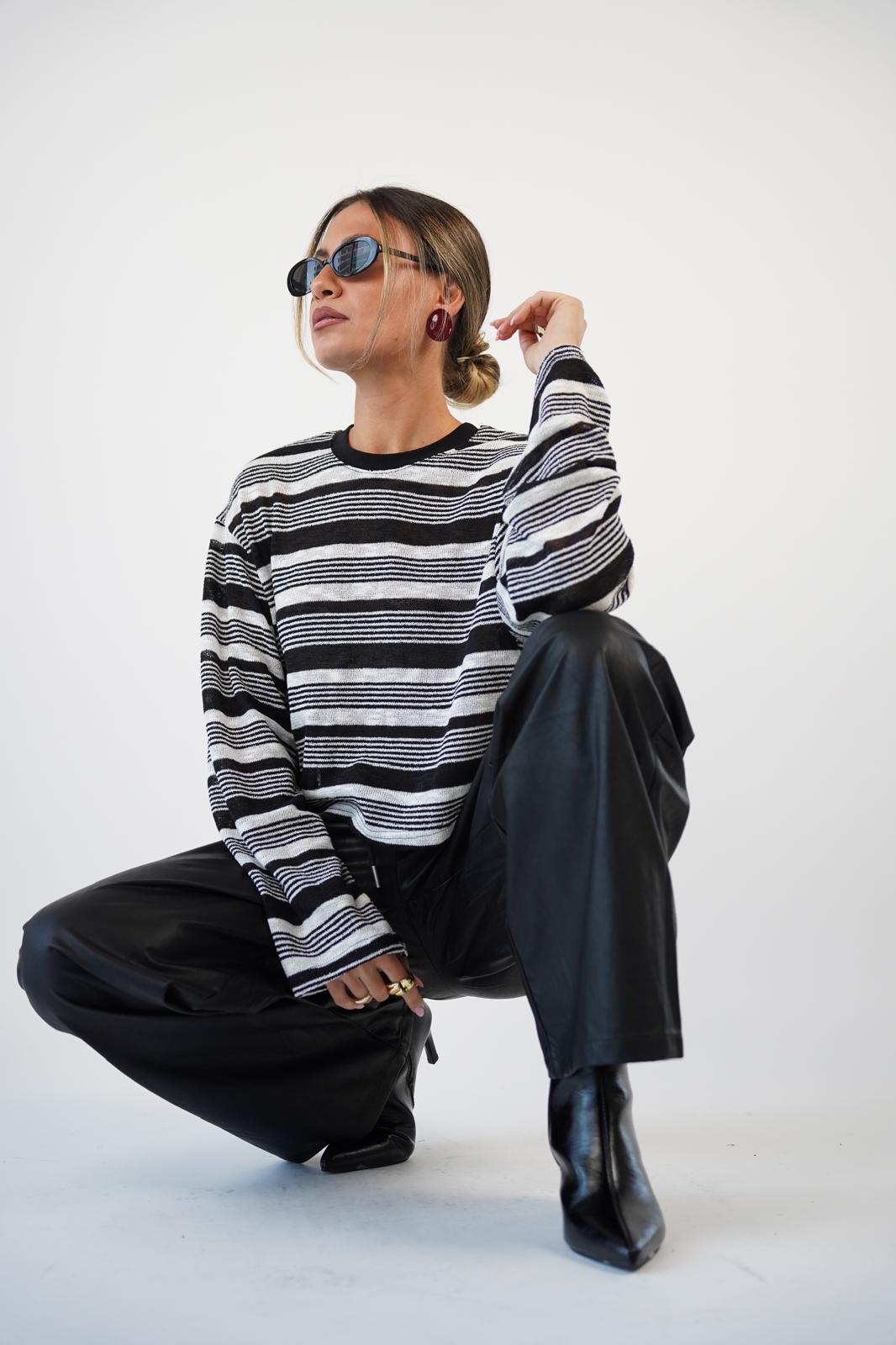 מכנס שיין דמוי עור שחור – תמונה 4