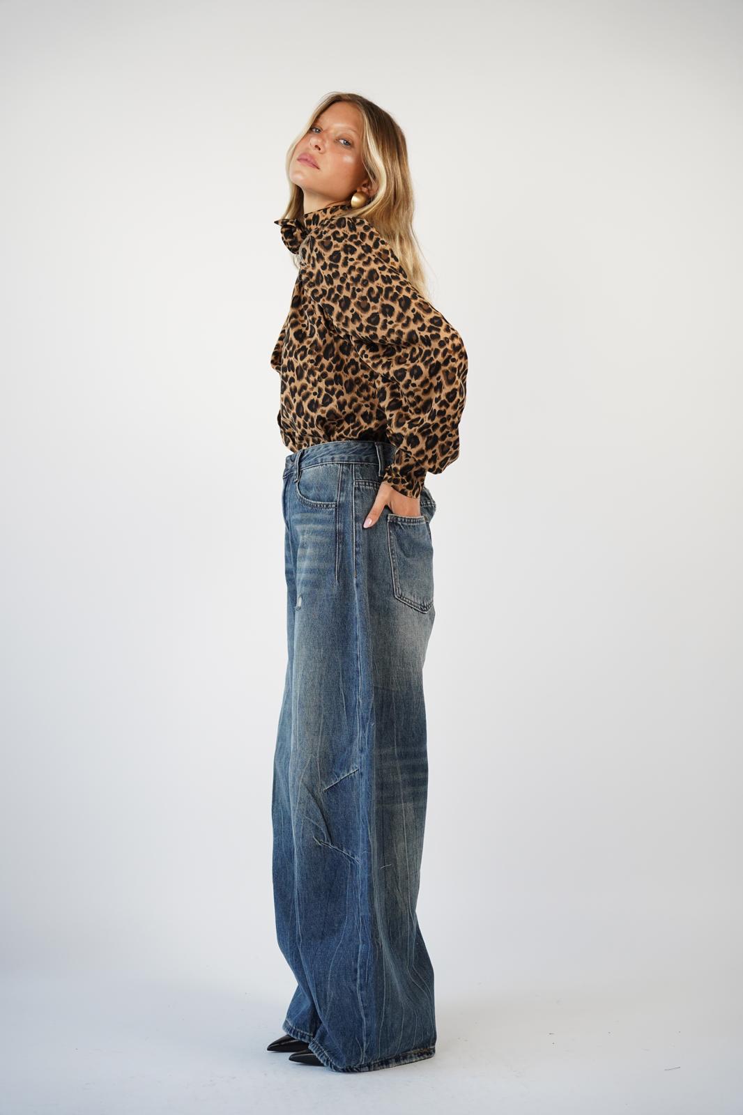 חולצת לואי מנומר חום – תמונה 3