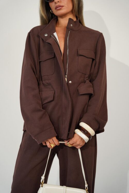 חליפת אוסקר חומה