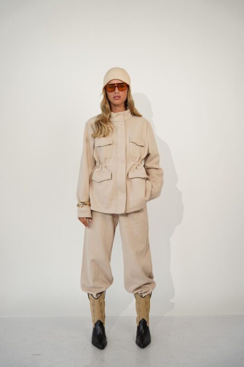 חליפת אוסקר בז