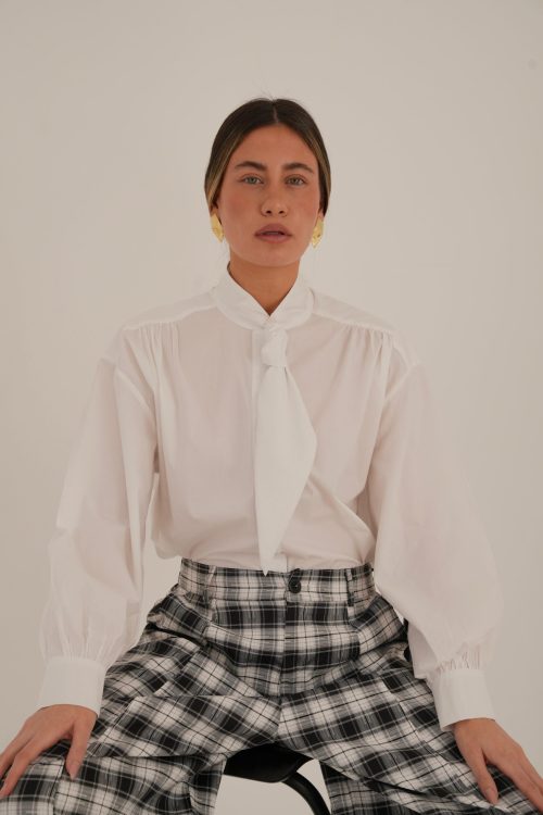 חולצת קרול לבנה