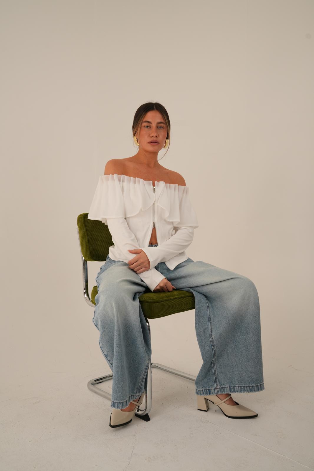 חולצת לירי לבנה – תמונה 2