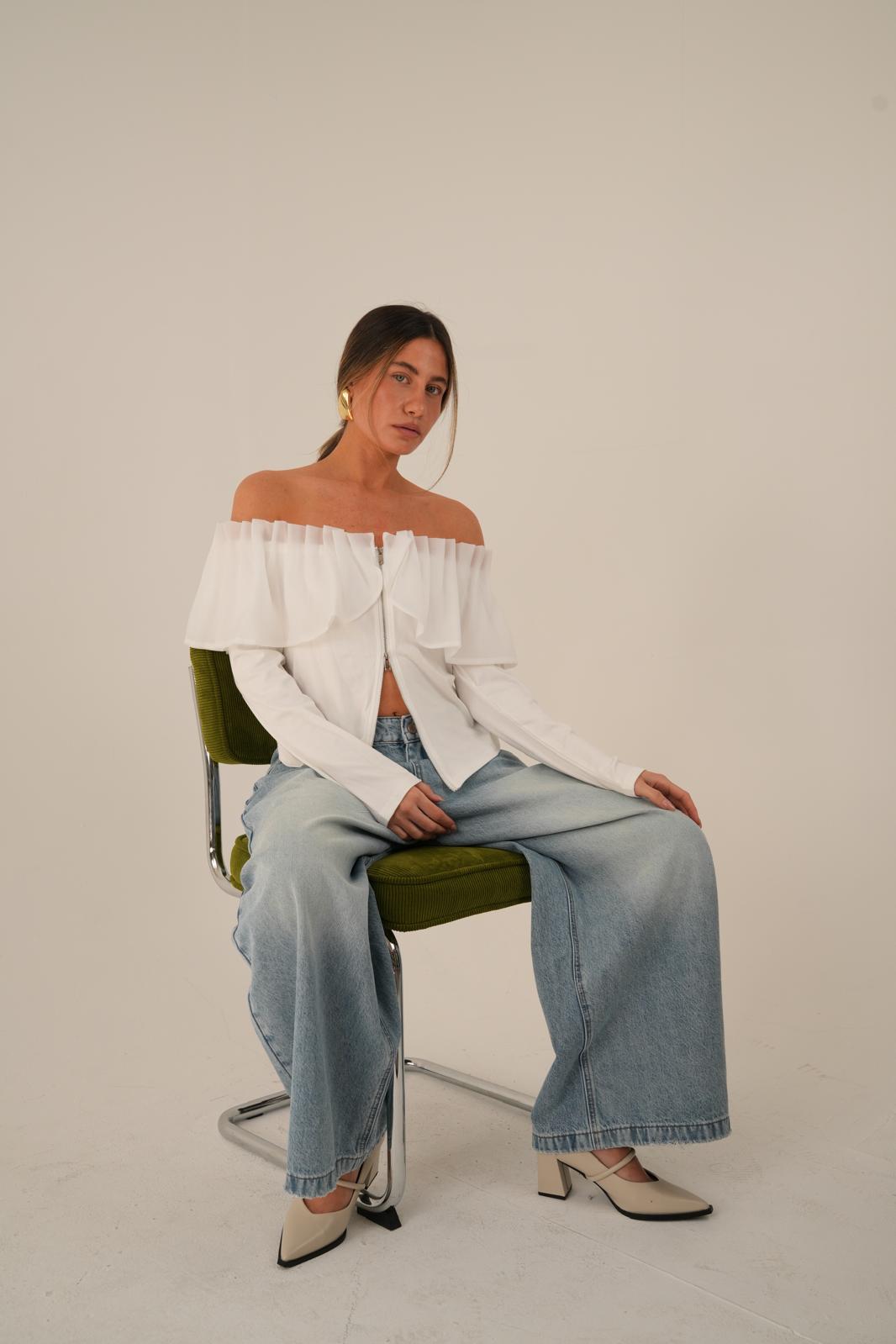 חולצת לירי לבנה – תמונה 3